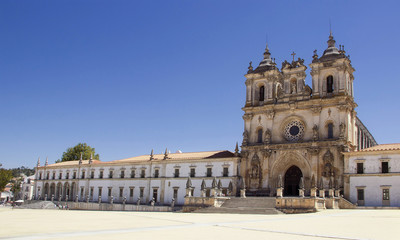 Fototapeta na wymiar Architecture of the monastery of Santa Maria de Alcobás. Portugal.