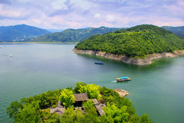 Fototapeta na wymiar Ankang Yinghu Lake