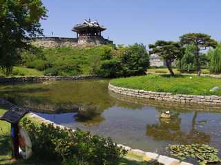 Naklejka premium 水原華城