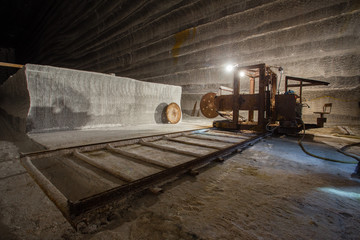 Plakat Machine for sawing the salt blocks in the underground salt mine shaft 