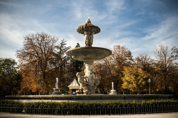 Fontana in autunno