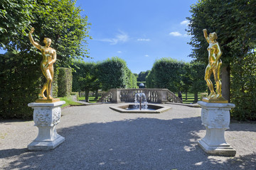 Schlosspark der Herrenhäuser Gärten, (Historisches Gartentheater mit goldenen antiken Figuren)