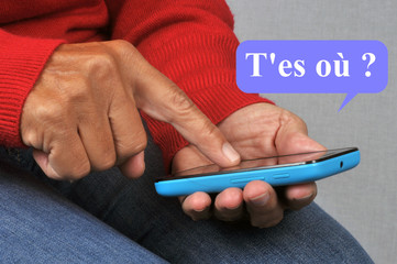 Message t'es où envoyé par SMS sur un smartphone 