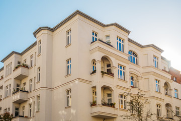 Obraz premium big apartment complex in friedrichshain, berlin