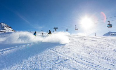 Fototapeta na wymiar Skiing in the Swiss alps