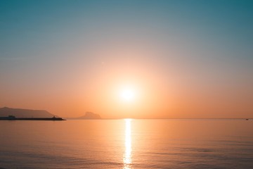 Fototapeta premium Amanecer en Albir, sol de mañana