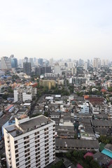 ビル群、ああ果てしない大都会、　