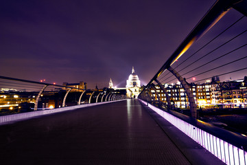 Obraz premium Nocny strzał katedry św. Pawła