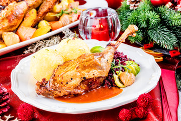 Weihnachtsgans knusprig gebraten (ente)