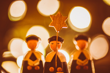 Weihnachtliche Kurrende, Sternsänger als Holzfiguren