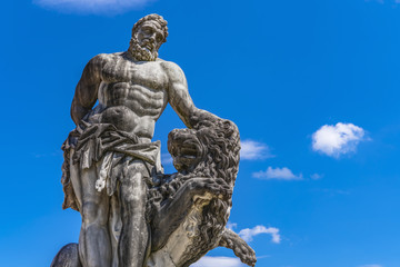 Fototapeta na wymiar Statue des Hercules