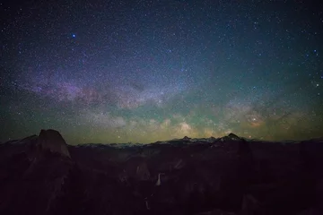 Zelfklevend Fotobehang Milky way over Yosemite national park © maislam