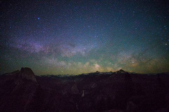 Milky way over Yosemite national park