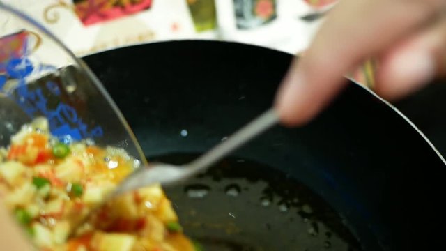 Cooking omlet