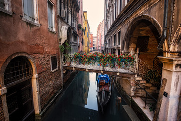 Obraz na płótnie Canvas Venice Canal in the morning