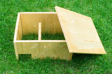 Do it yourself hedgehog shelter with open roof – diagonal view from above