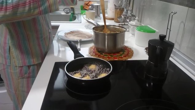 Time Lapse cocinando buñuelos de viento