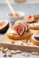 sandwiches with figs