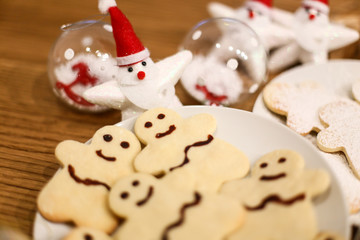 Fototapeta na wymiar christmas cookies and decorations