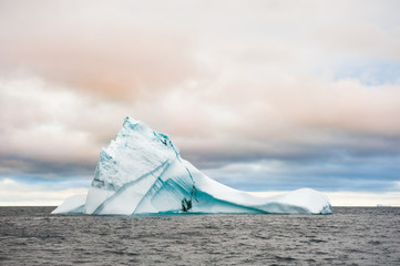 Iceberg in western Greenland © smallredgirl