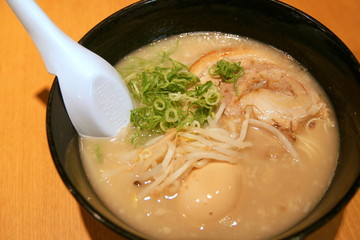 豚骨ラーメン