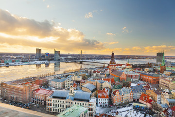 Fototapeta na wymiar panorama of the old town of Riga
