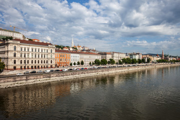 Fototapeta na wymiar Budapest Skyline Along Danube River