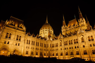 Fototapeta na wymiar Hungarian Parliament Building at Night in Budapest