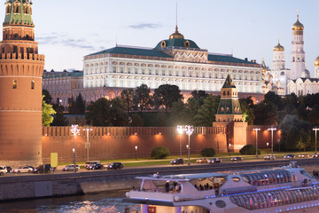 Naklejka premium Kremlin wall, Ivan Great bell tower and Grand Palace at evening in Moscow, Russia