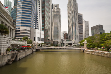 Fototapeta na wymiar The skyline and cityscape along Singapore River