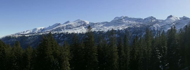 Panorama: Die sieben Churfirsten-Gipfel