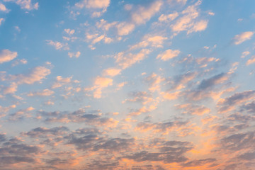 Obraz premium Beautiful sunrise sky and cloud in the morning
