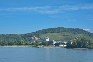 Fototapeta na wymiar Blick auf den Kurort Bad Hönningen am Rhein im Mittelrheintal,Rheinland-Pfalz,Deutschland