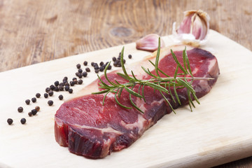 dry age Steak auf Holz