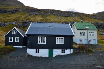 Fototapeta na wymiar フェロー諸島 Faroe Islands エストゥロイ島 エストロイ島 Eysturoy Island フェットル Hellur