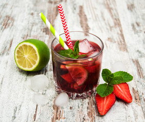 Lemonade with srtawberries