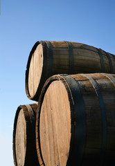 drei Holzf&auml;sser