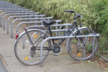 Fototapeta na wymiar parc à vélos