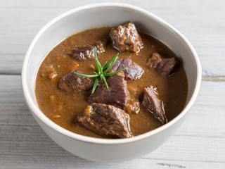 pikante Gulaschsuppe
