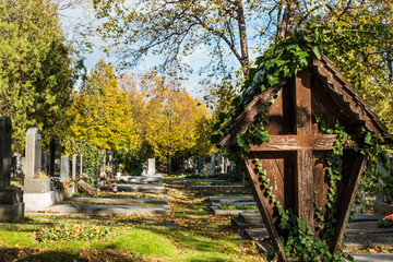 Fototapeta na wymiar Friedhof im Herbst