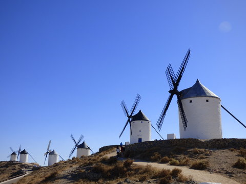 Consuegra, molinos de viento inspirados por Cervantes en Don Quijote de la Mancha