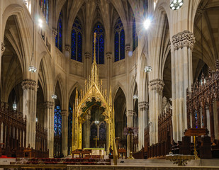 Fototapeta na wymiar Interior of St. Patrick's Church in NYC, USA