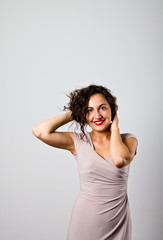 Naklejka premium Young woman is smiling