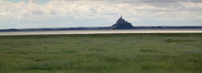 Le Mont St Michel vu du Bec d'Andaine.
