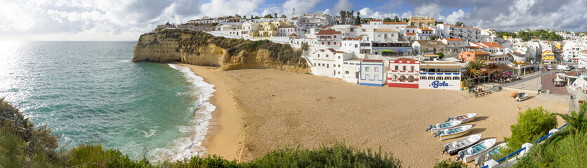 Panorama &uuml;ber Carvoeiro an der Algarve, Portugal