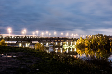 Fototapeta na wymiar The Kiev bridge at dawn