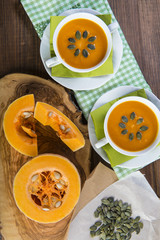 Sopa o crema de calabaza comida saludable para una dieta vegetariana