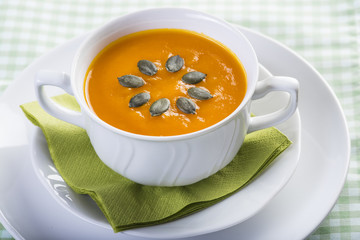 Sopa o crema de calabaza comida saludable para una dieta vegetariana