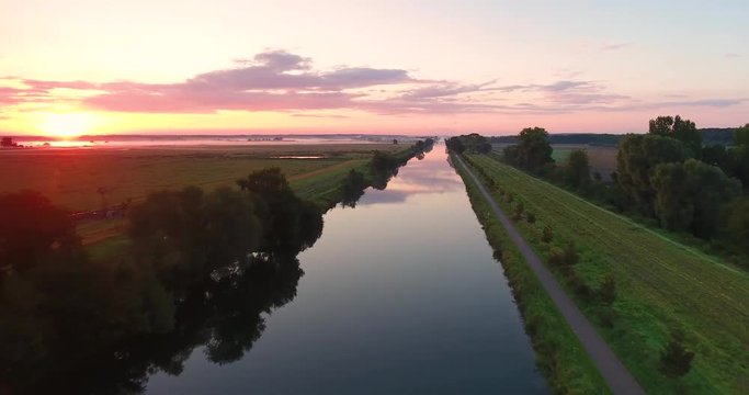 Le canal de la Somme - Vol près de  Saint-Valery-sur-Somme - Baie de Somme