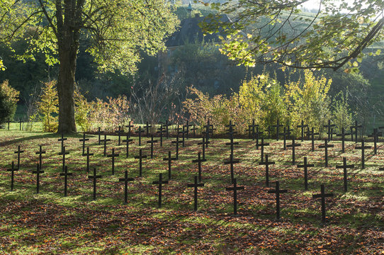 cimetière militaire en automne
